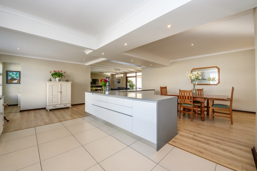 4 Bedroom Property for Sale in Walmer Eastern Cape